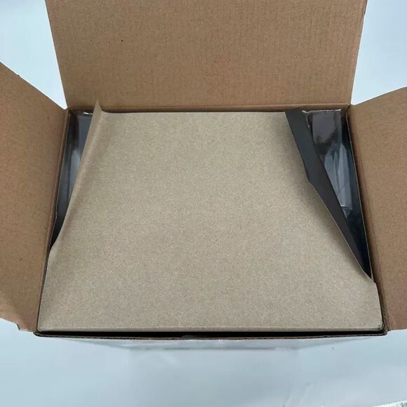 Assassin’s Creed Valhalla Eivor Wolf-Kissed Figure Ubisoft Collectible New Box - Picture 11 of 11